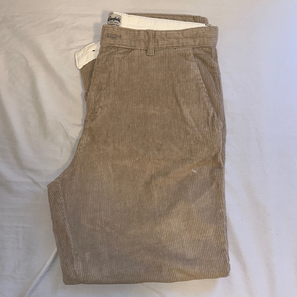 The Stronghold ribbed corduroy pants in beige. Men’s size 34 x 30. Worn once